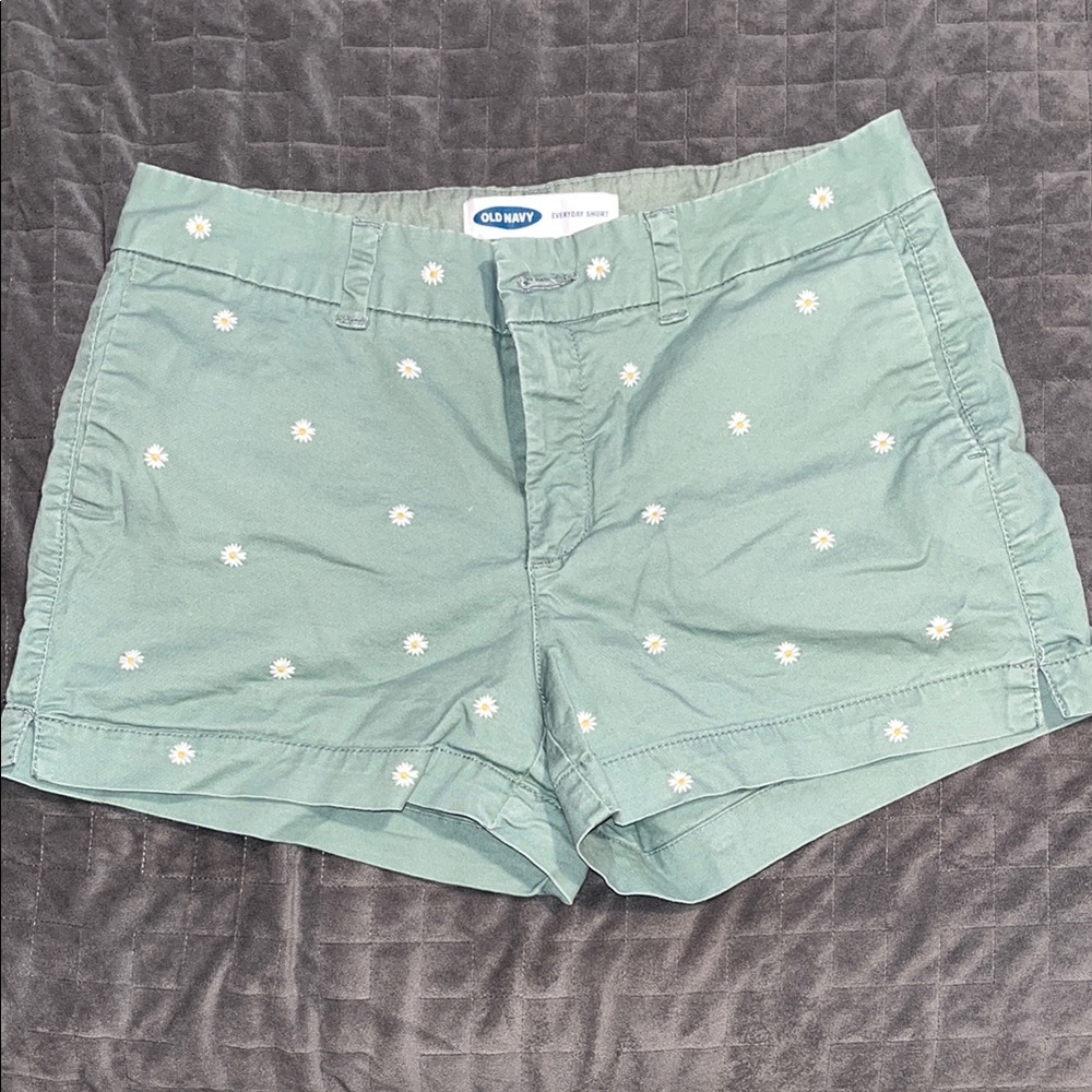 Old Navy Green Bermuda Shorts Classic Style